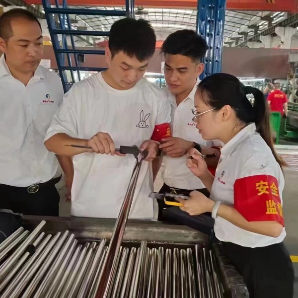不銹鋼管質檢小組