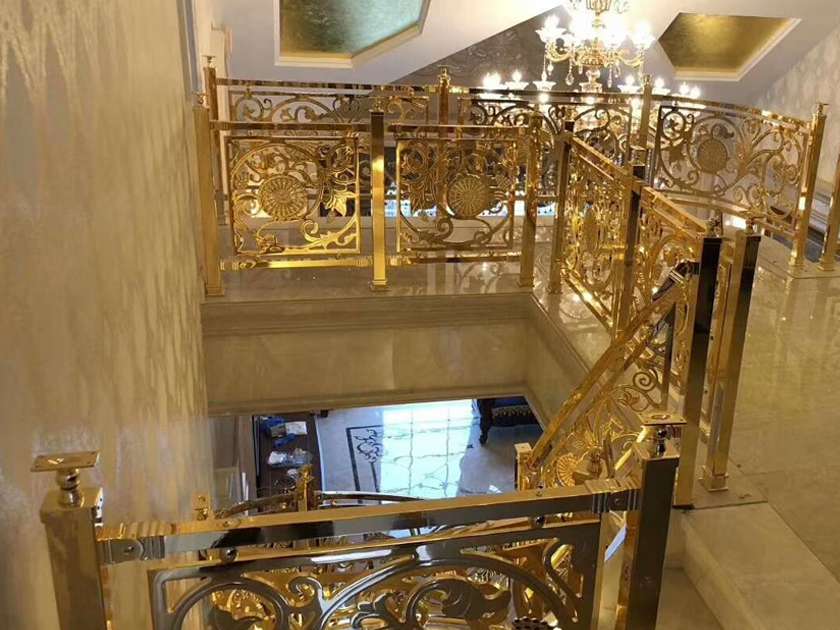 室內(nèi)鈦金樓梯護(hù)欄